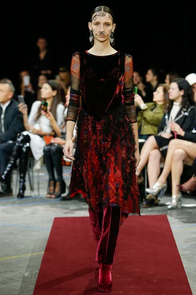 Look 11
